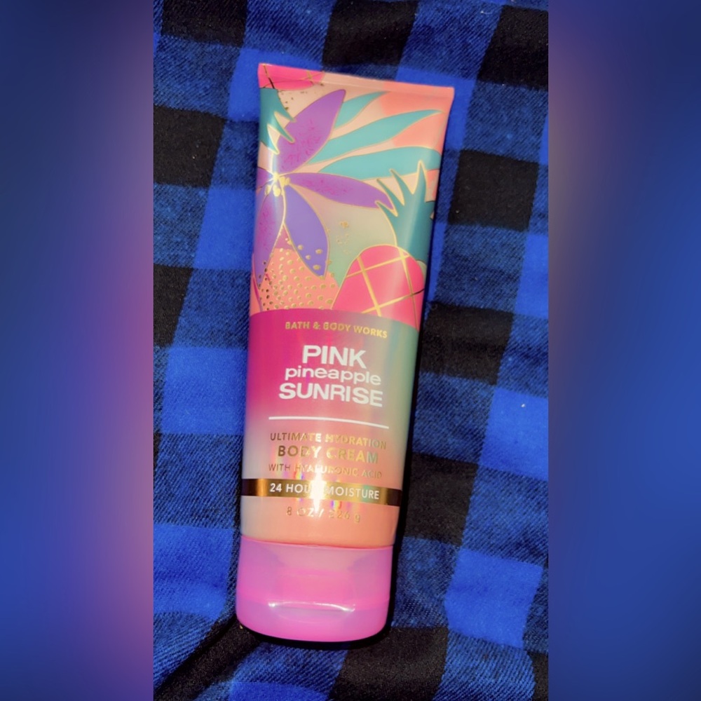 Pink Pineapple 🍍 Bath&BodyWorks lotion (NEW)